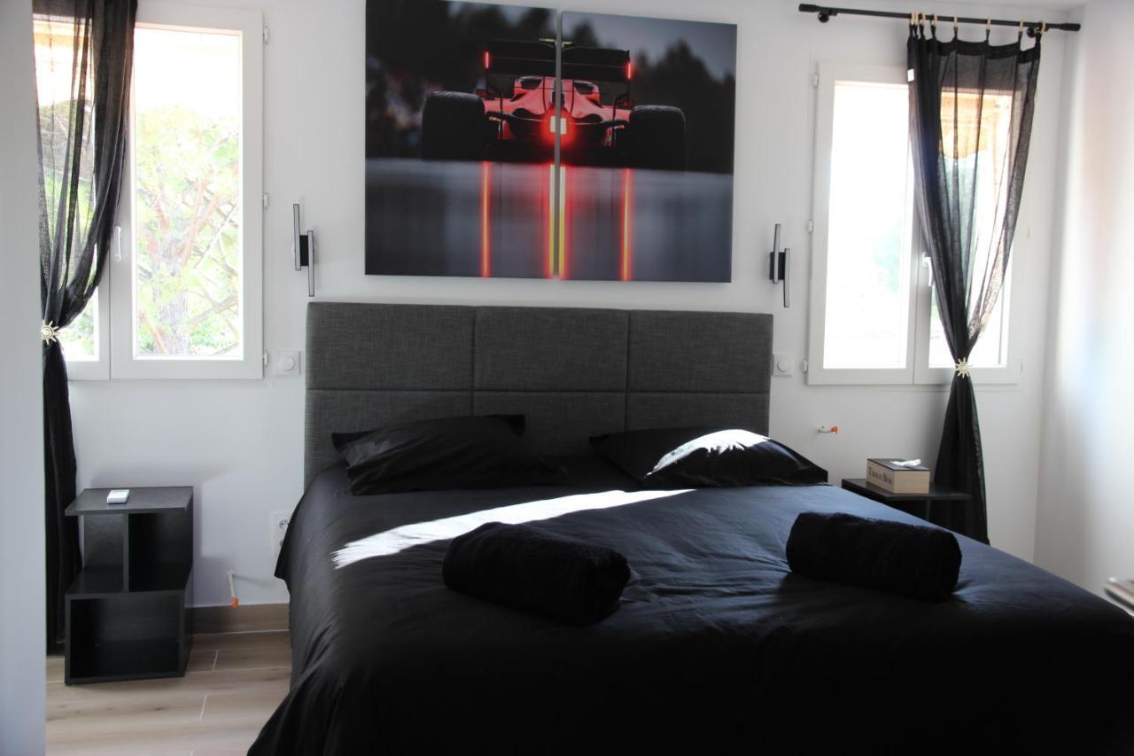 Maison D'Hote Villa Monique กูจส์-เลส์-แป็งส์ ภายนอก รูปภาพ