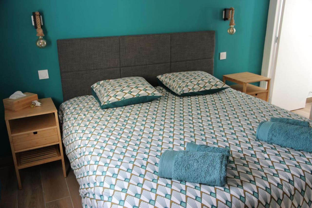 Maison D'Hote Villa Monique กูจส์-เลส์-แป็งส์ ภายนอก รูปภาพ