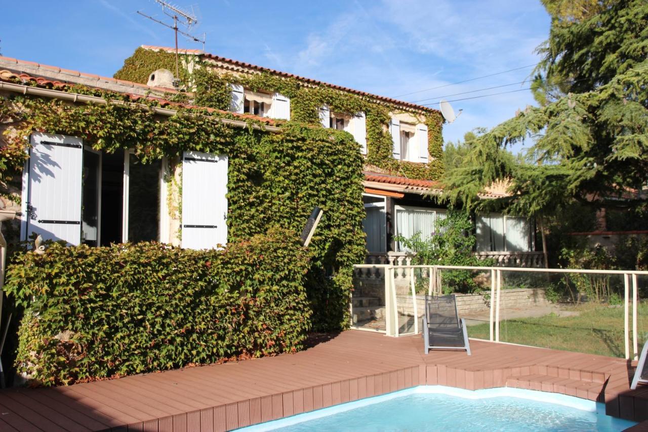 Maison D'Hote Villa Monique กูจส์-เลส์-แป็งส์ ภายนอก รูปภาพ